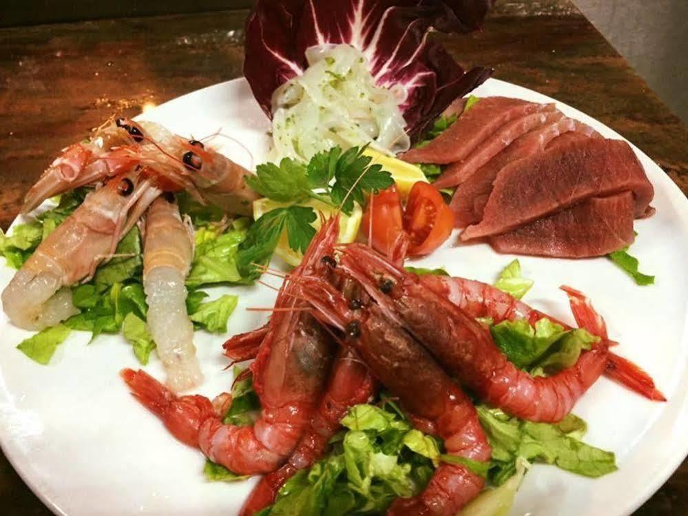 Lo Scacciapensieri Hotel & Restaurant モンテローニ・ディ・レッチェ エクステリア 写真