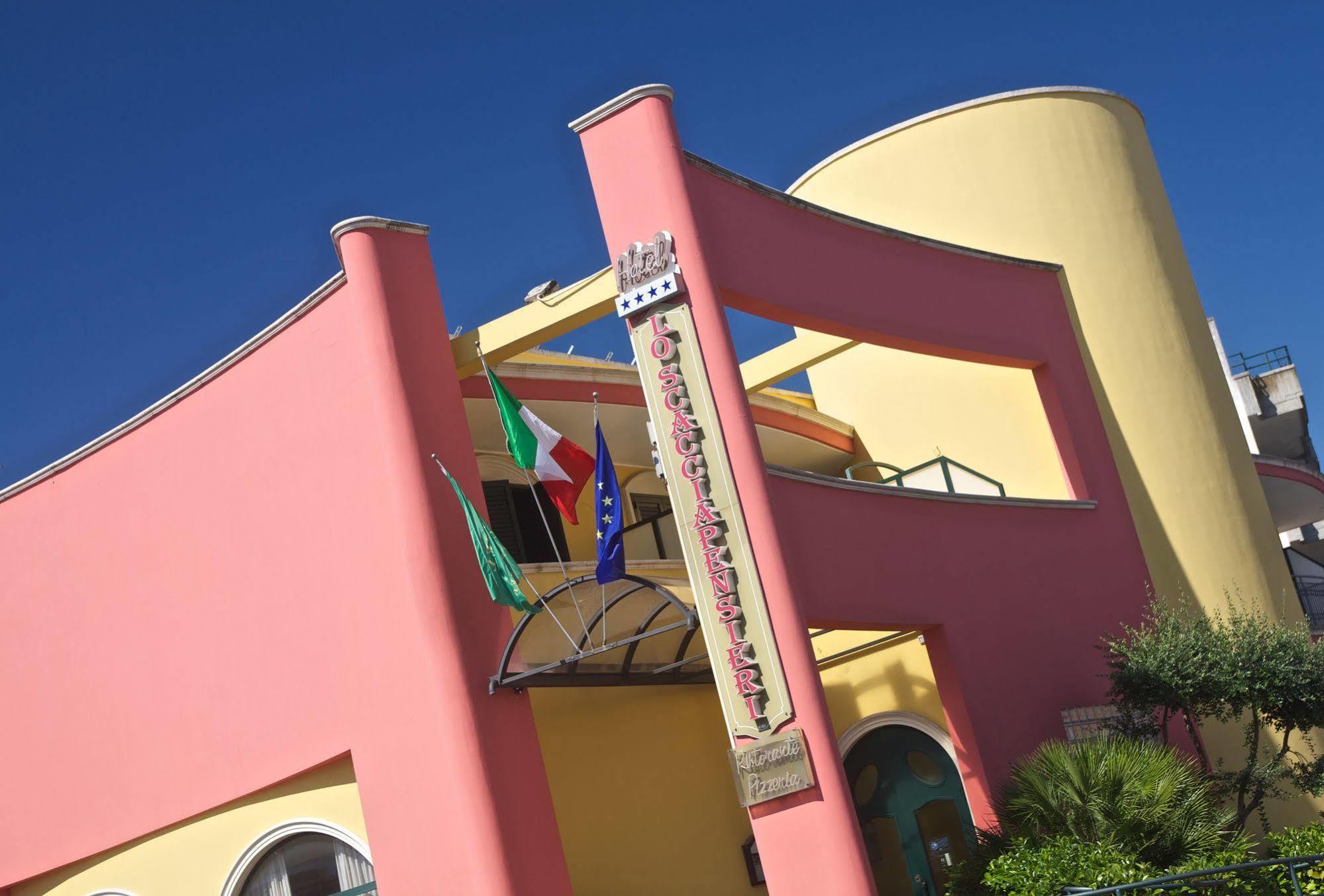 Lo Scacciapensieri Hotel & Restaurant モンテローニ・ディ・レッチェ エクステリア 写真