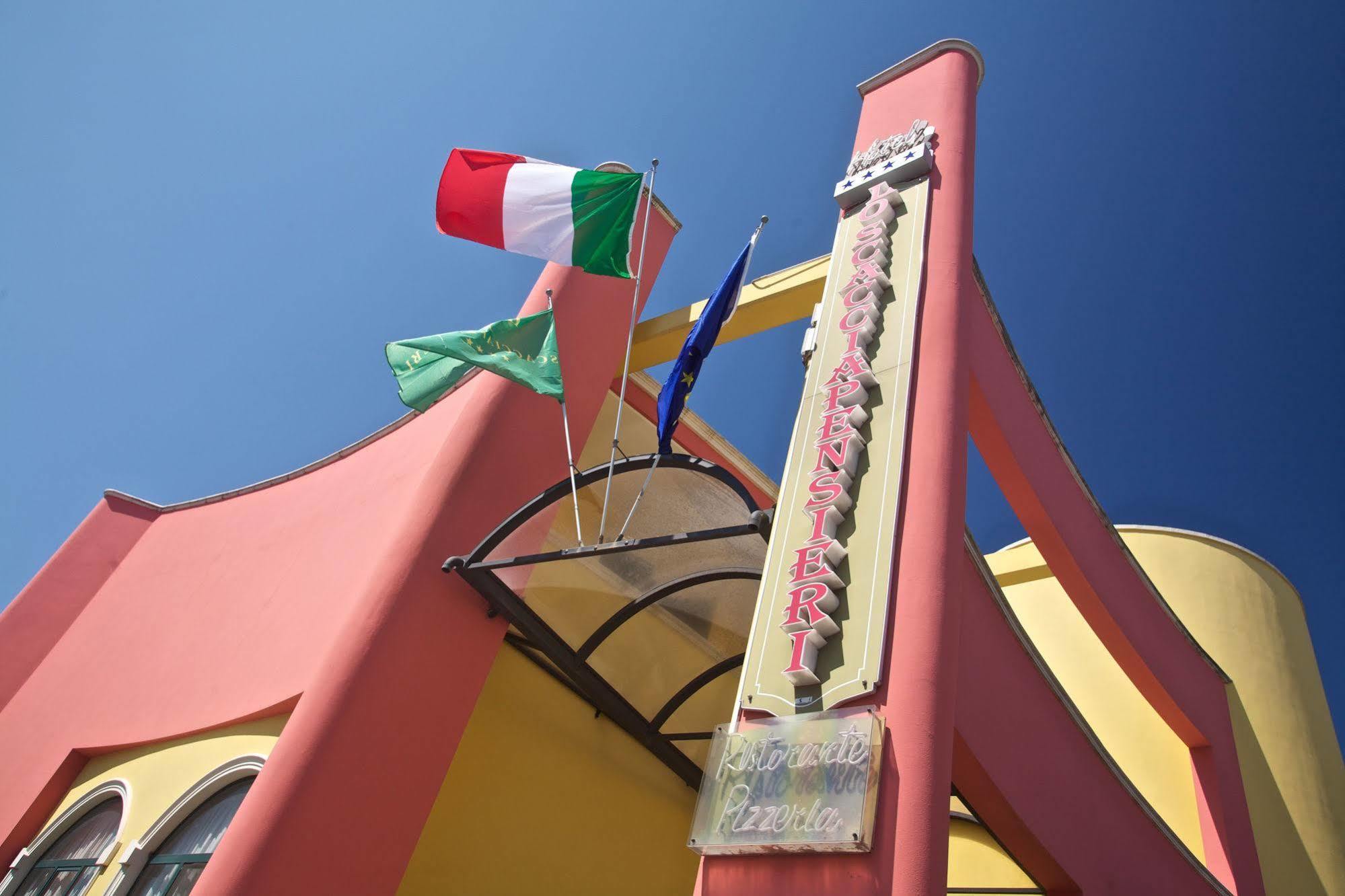 Lo Scacciapensieri Hotel & Restaurant モンテローニ・ディ・レッチェ エクステリア 写真
